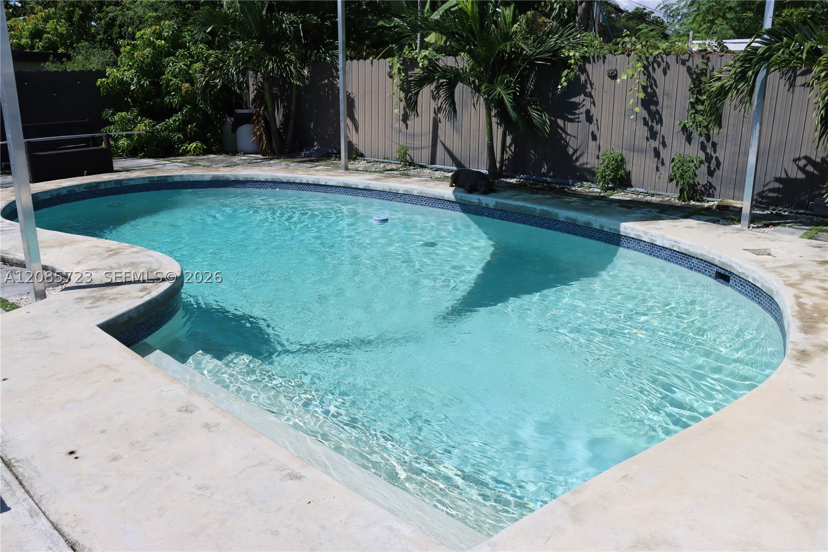 main property photo 28