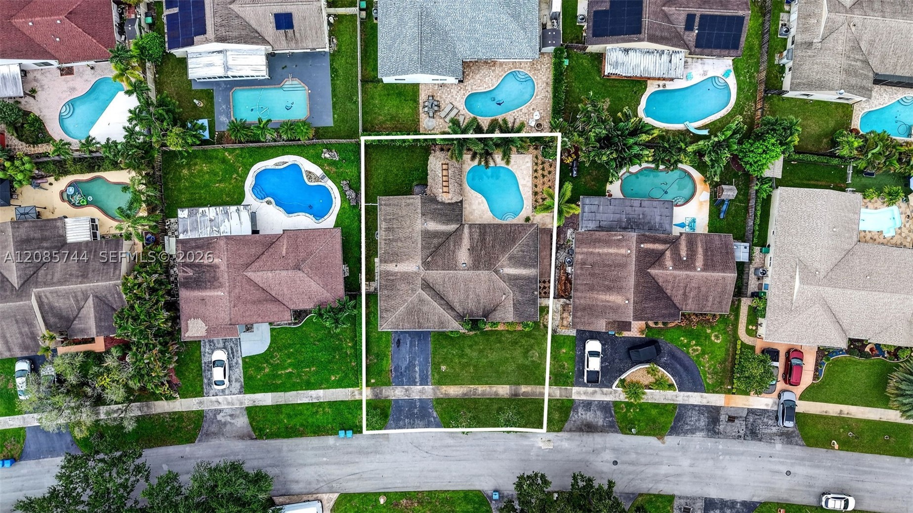 main property photo 14