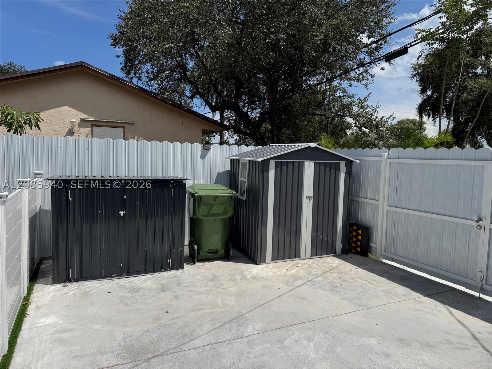 main property photo 20