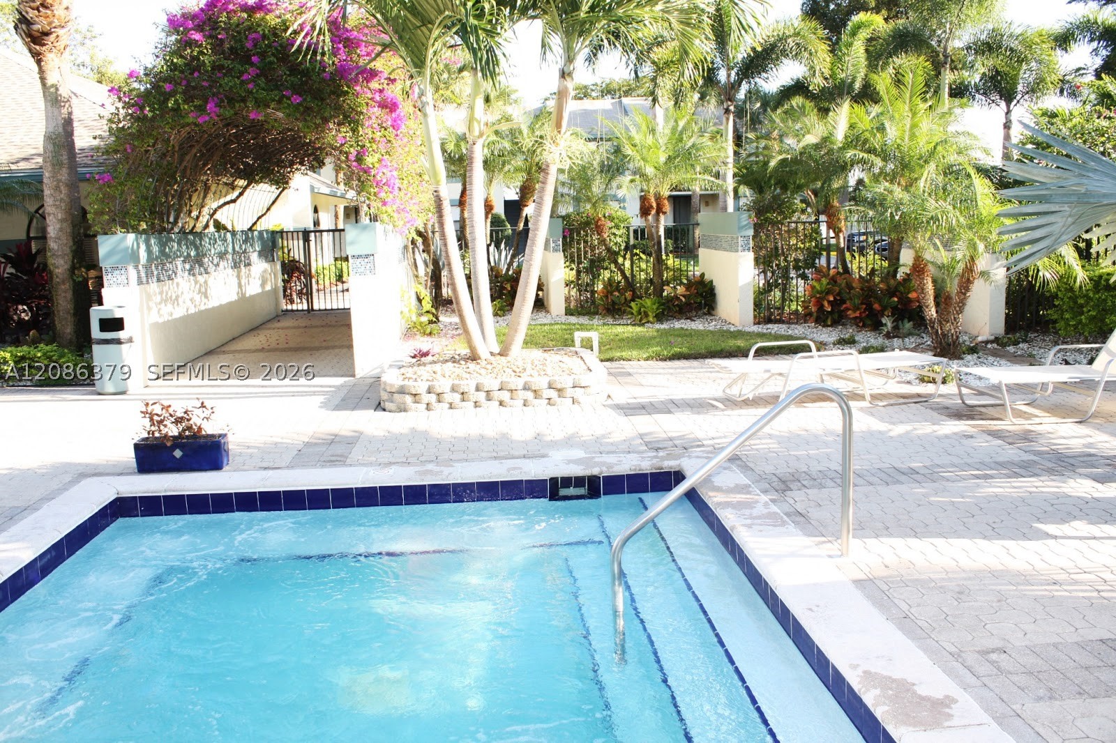 main property photo 13