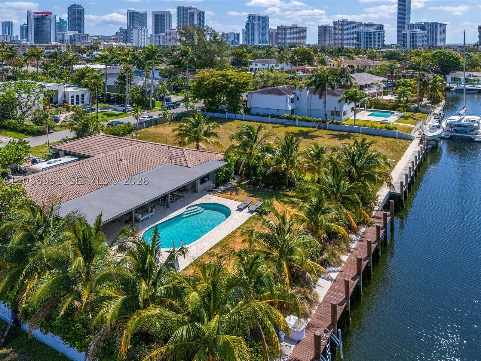 main property photo 30