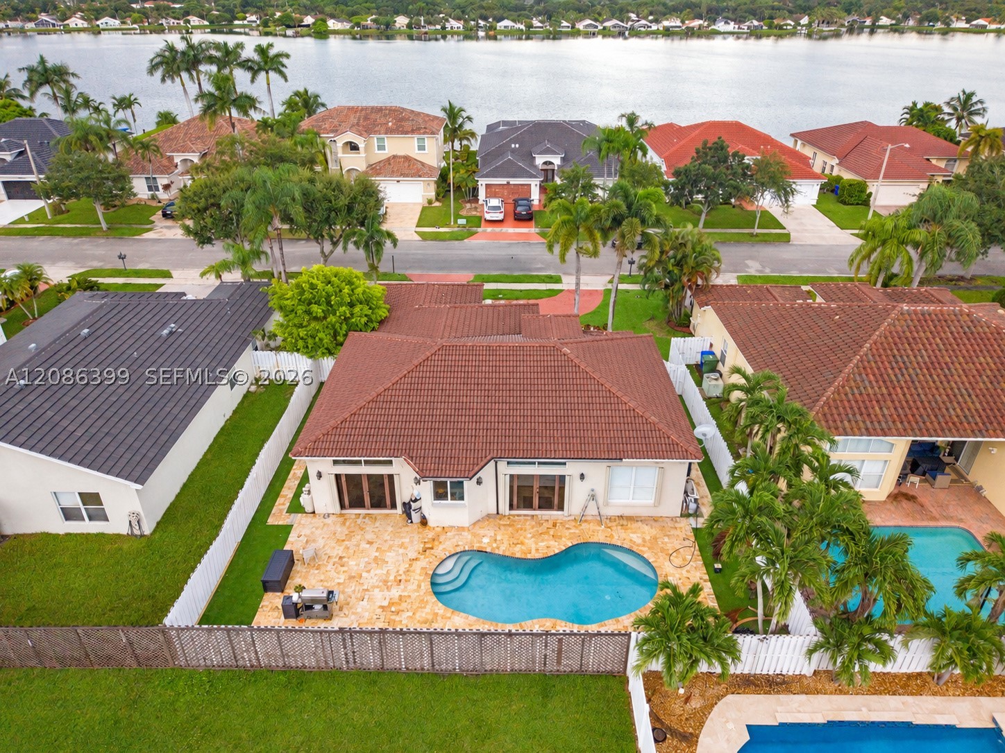 main property photo 18