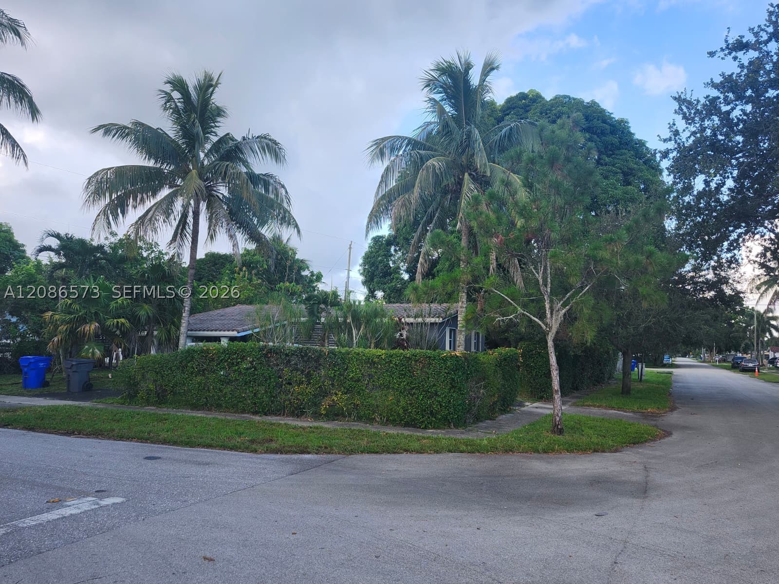main property photo 14
