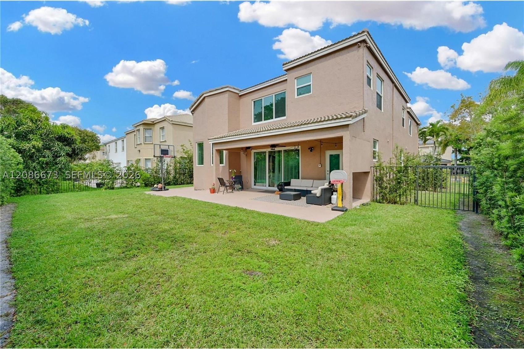 main property photo 40