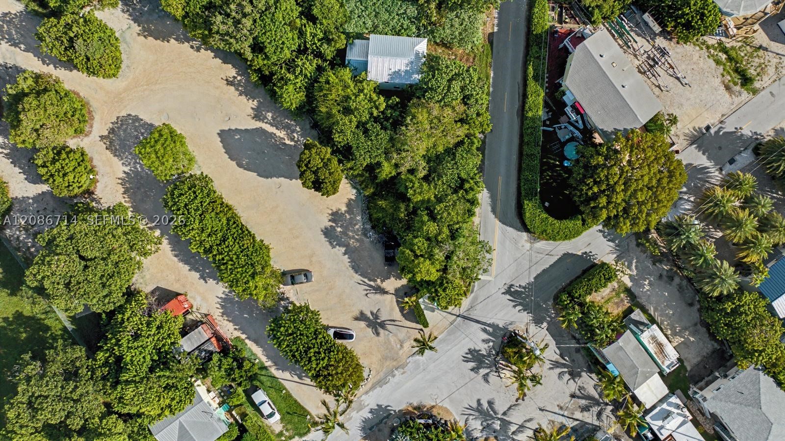 main property photo 28