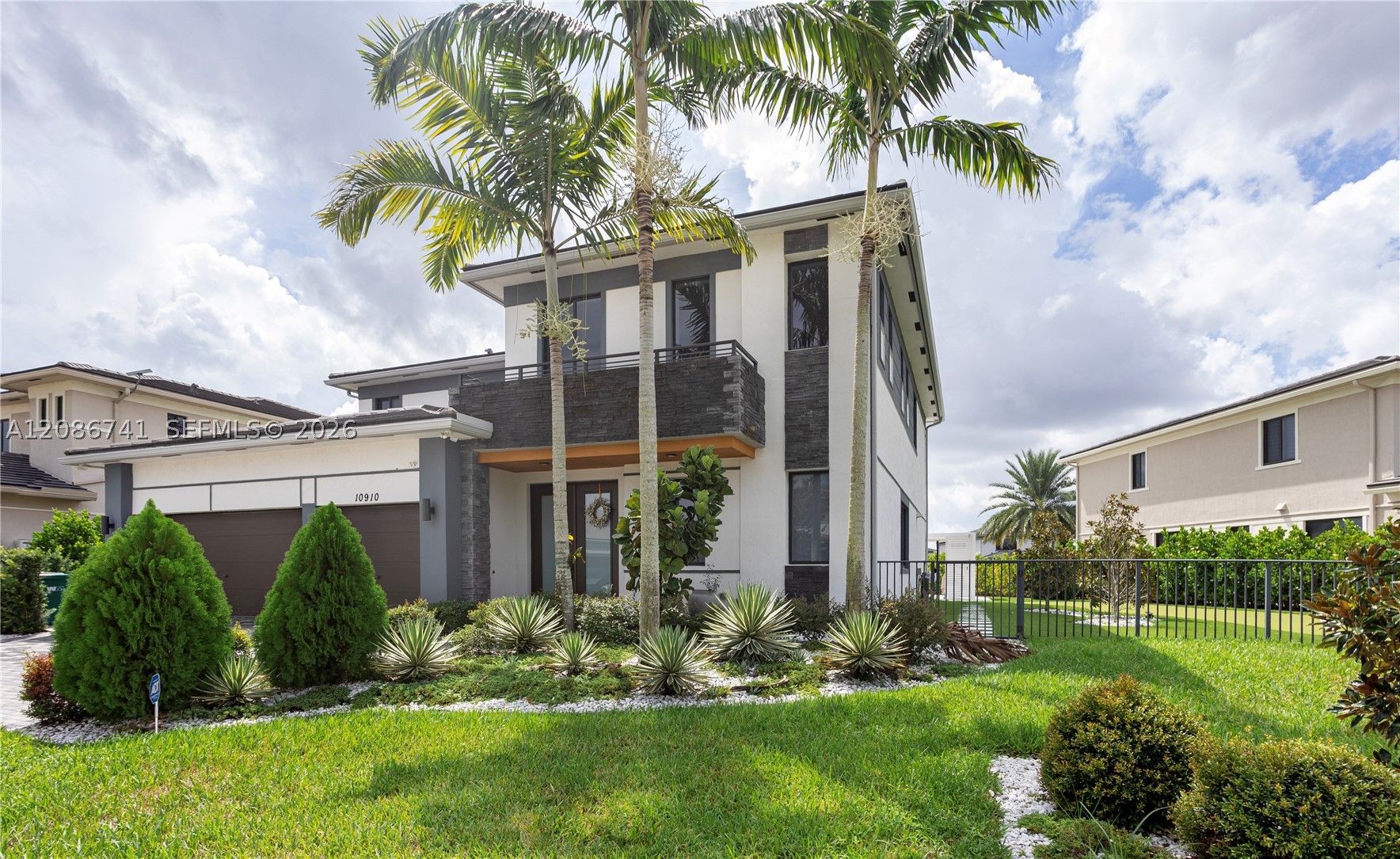 main property photo 45