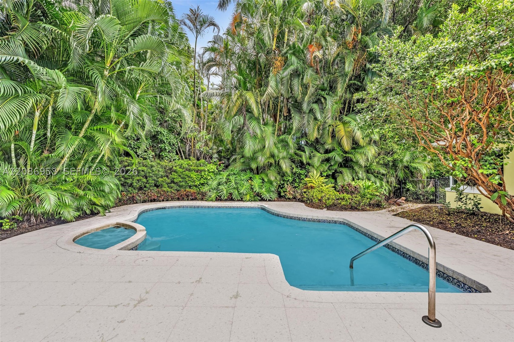 main property photo 32