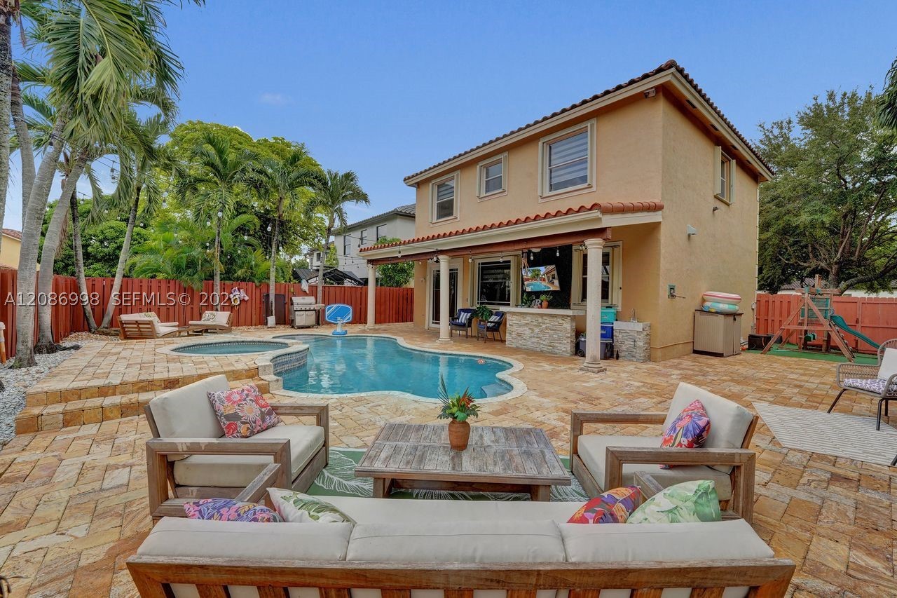 main property photo 18