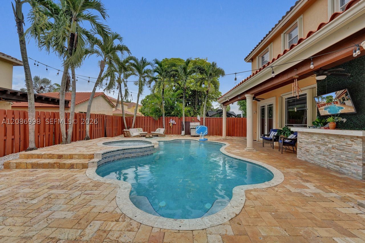 main property photo 19