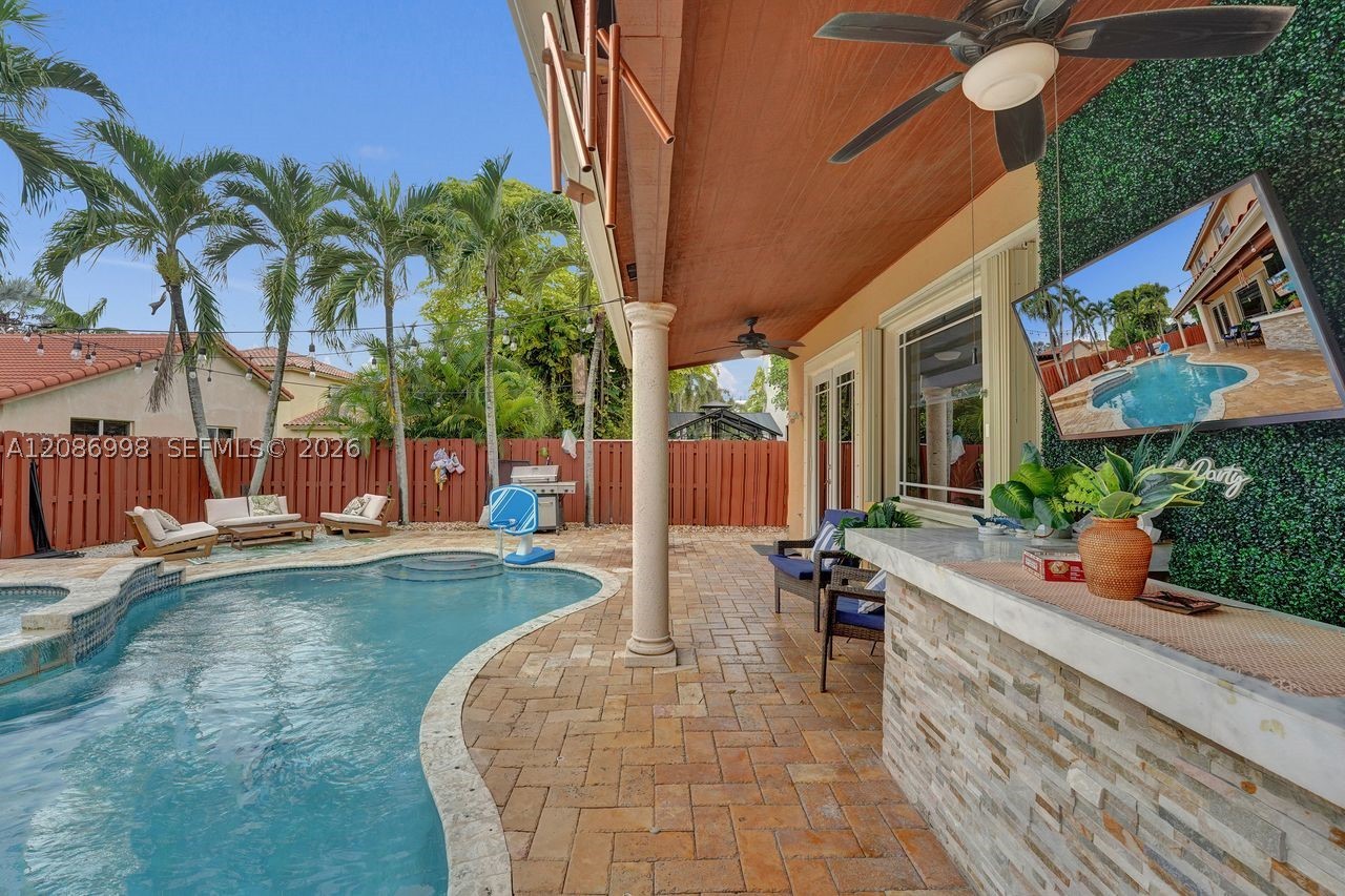 main property photo 25