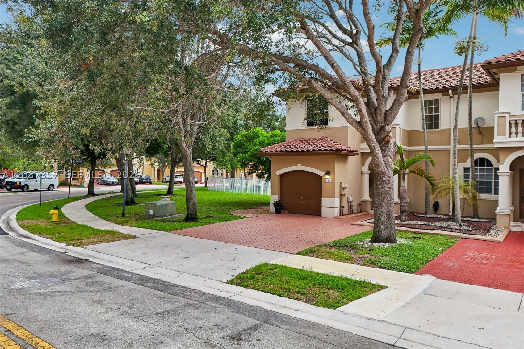 main property photo 32