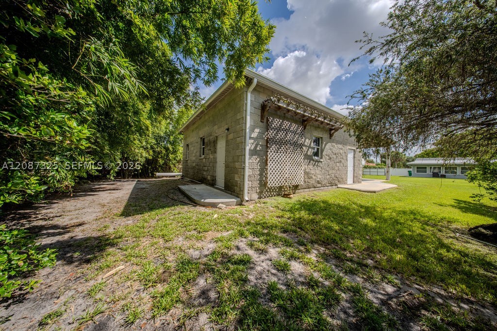 main property photo 25