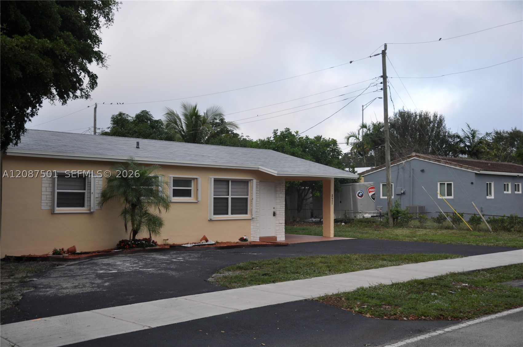 main property photo 2