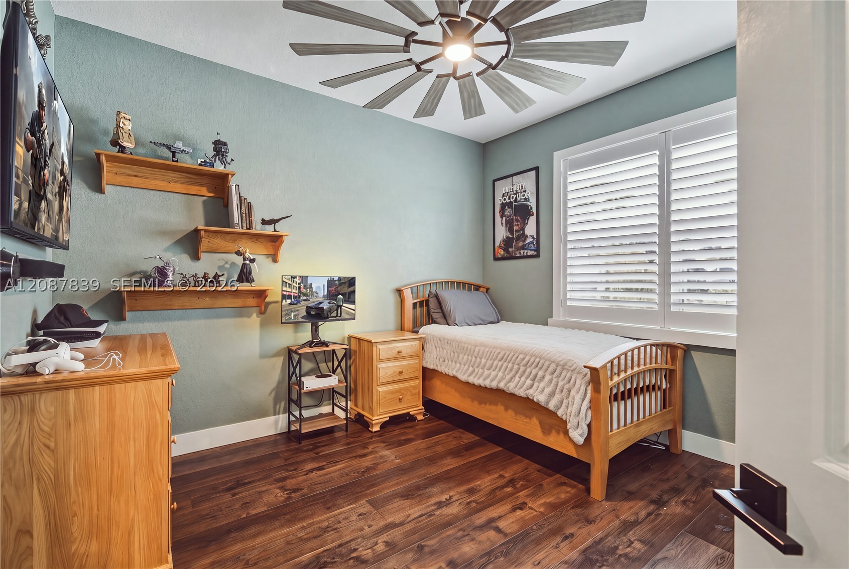 main property photo 21