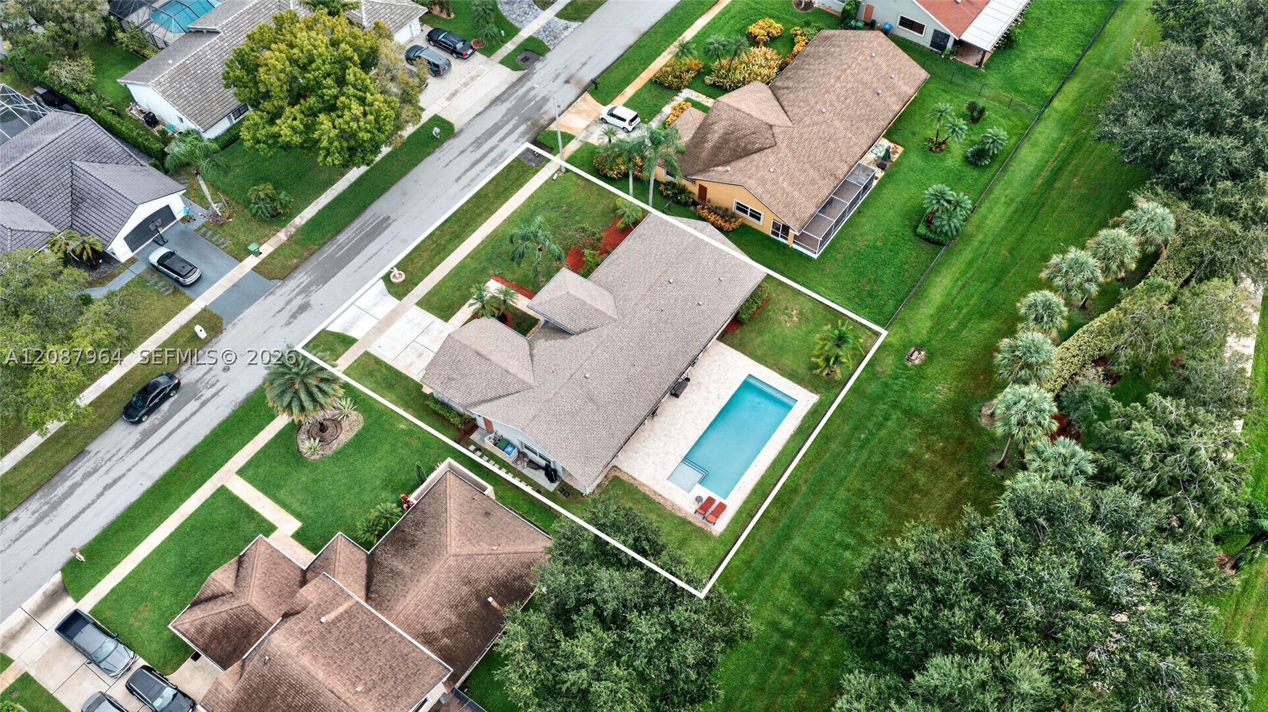 main property photo 13