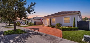 image of property with 4 Bed | 2 Bath | 2,313 Sqft