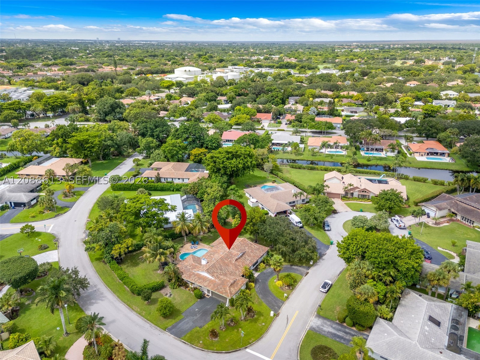 main property photo 40