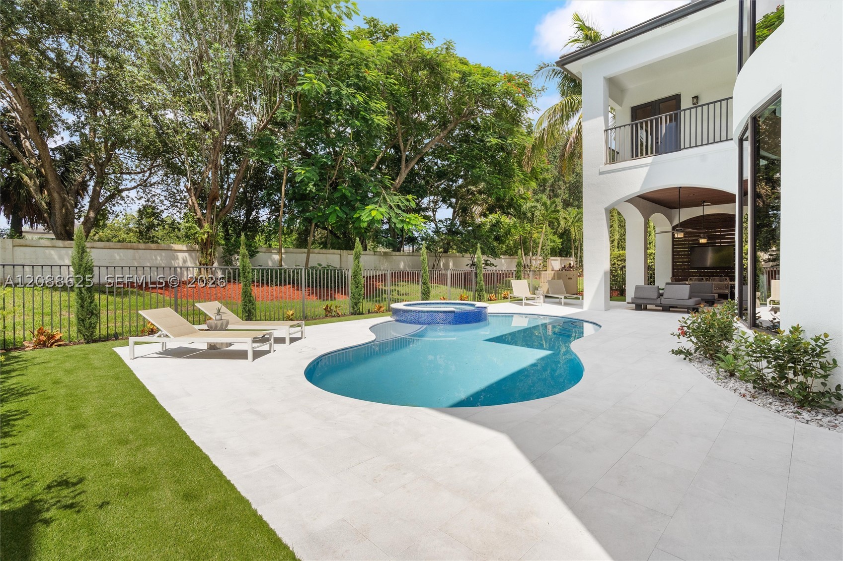 main property photo 50