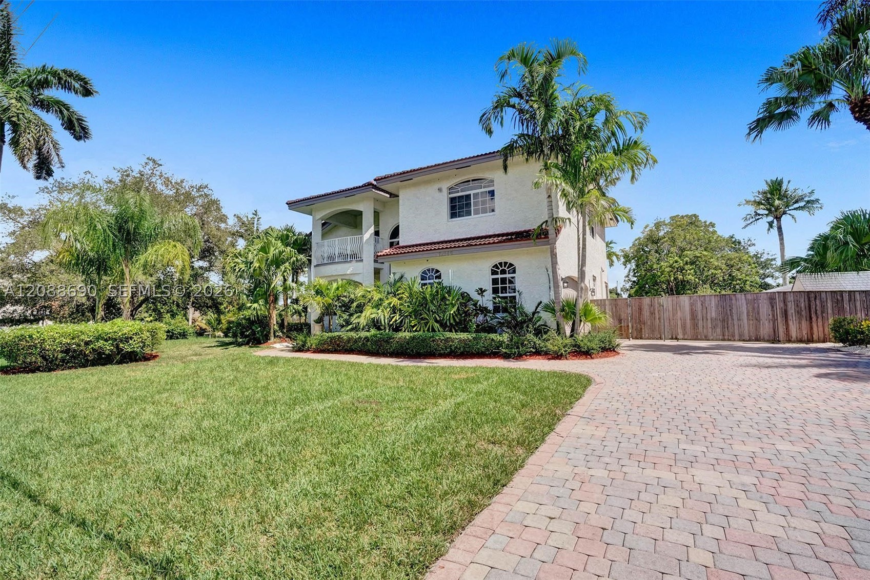 main property photo 30