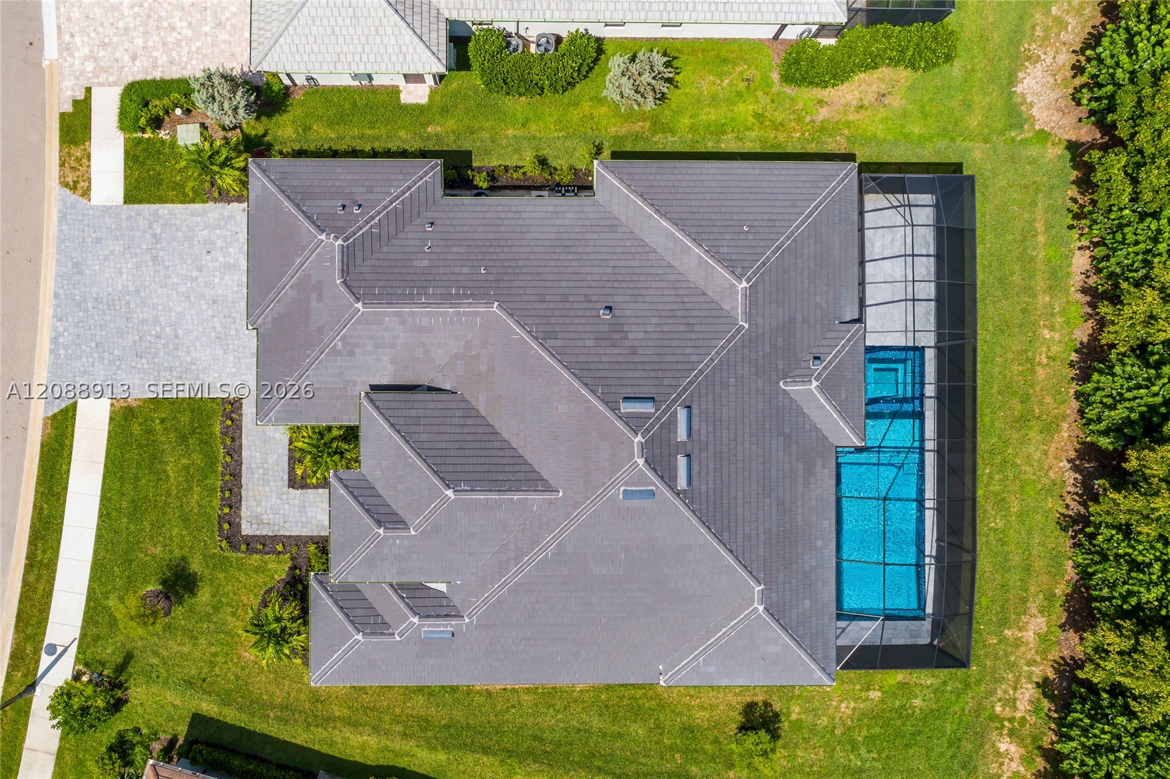 main property photo 21