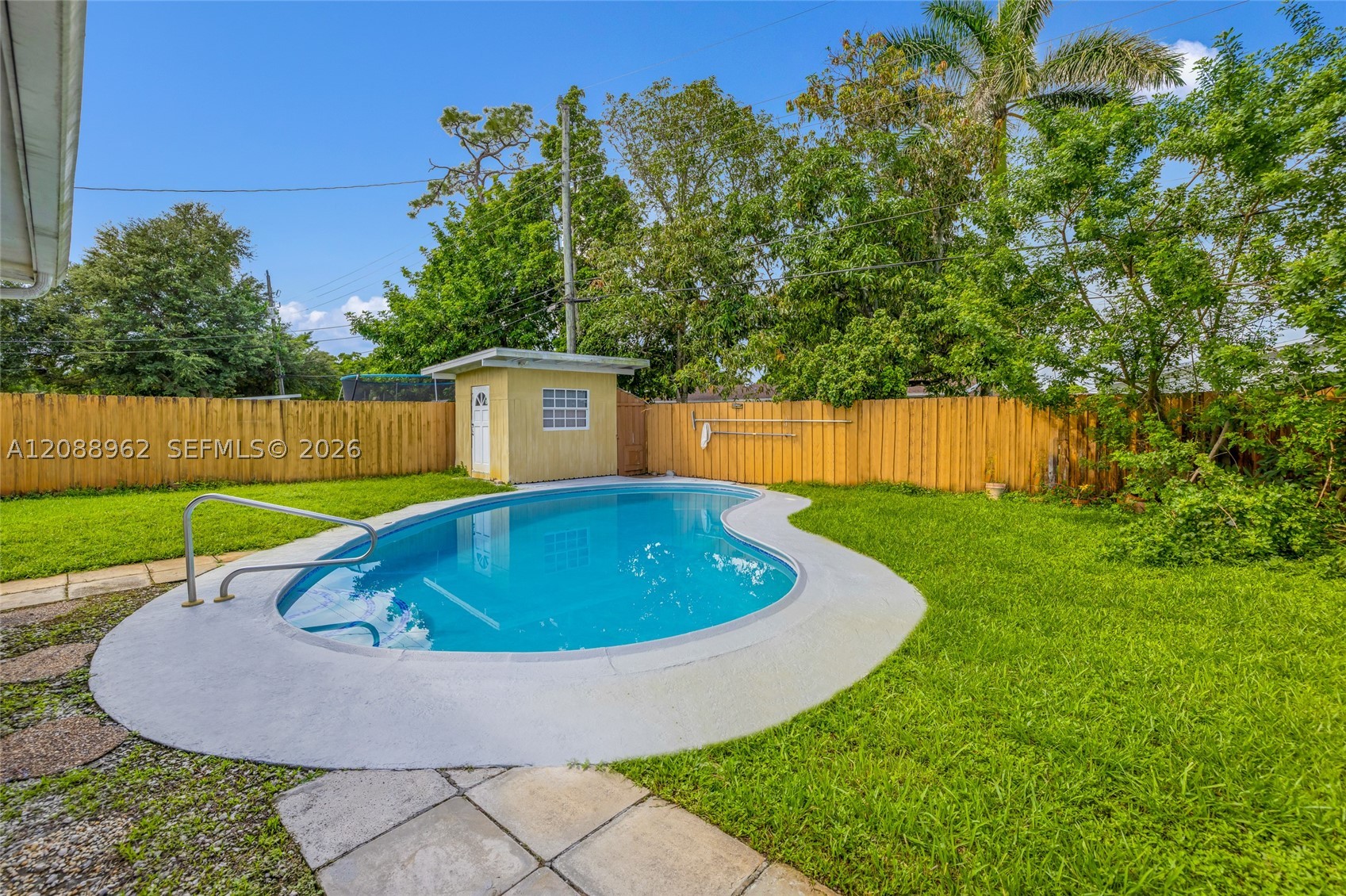 main property photo 35