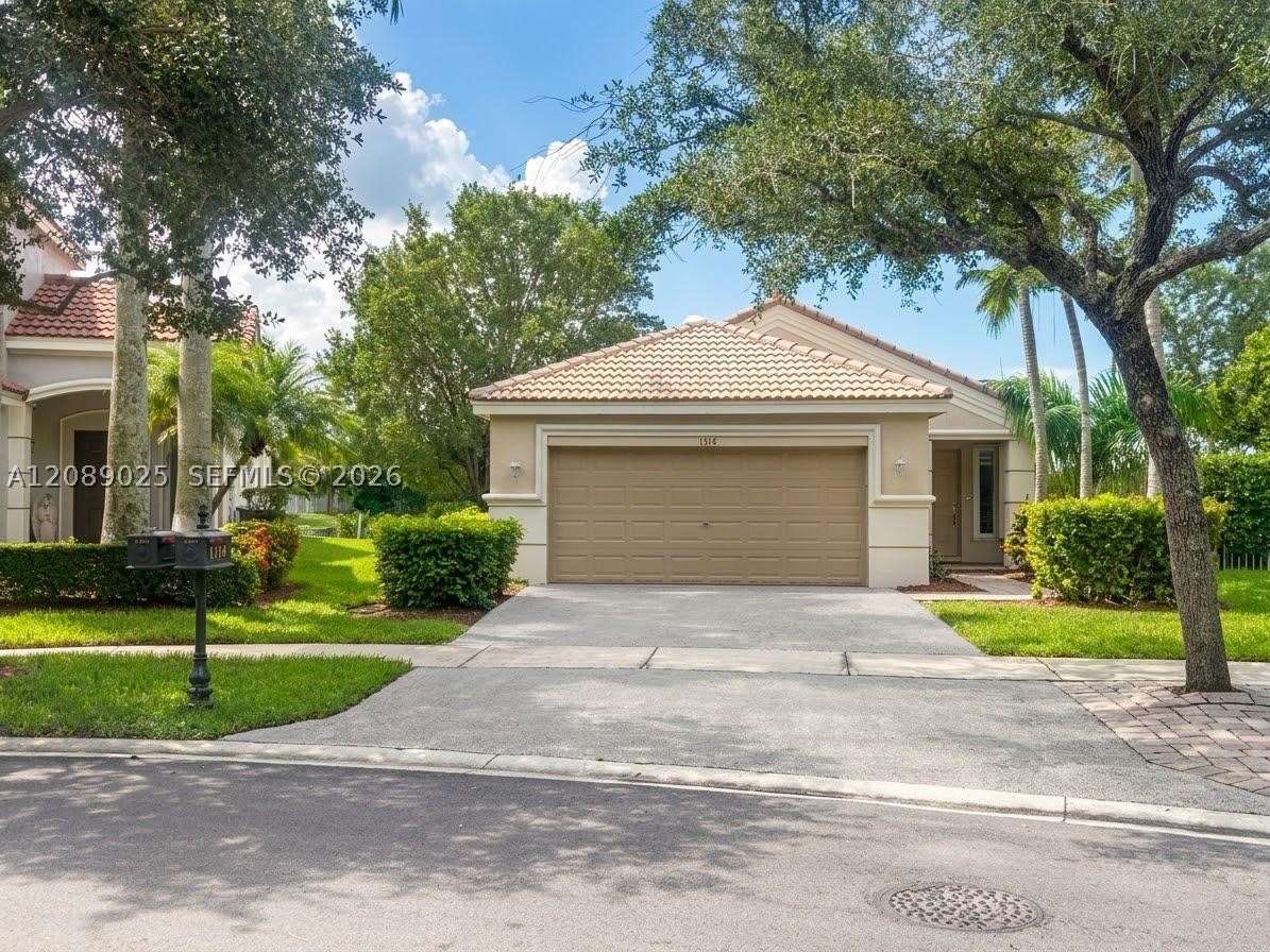 main property photo 0