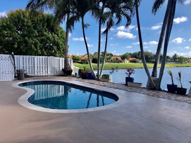main property photo 25