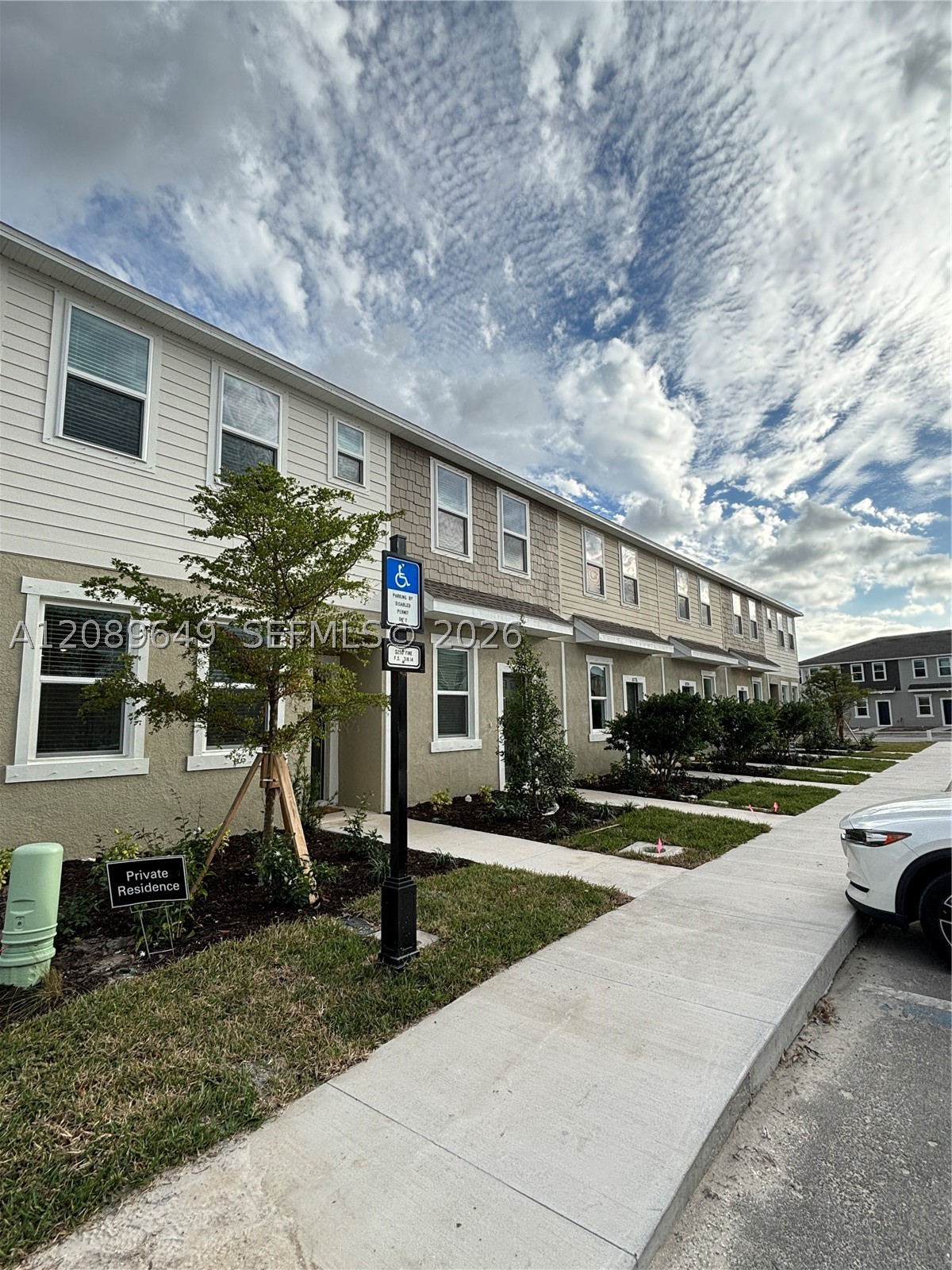 main property photo 0