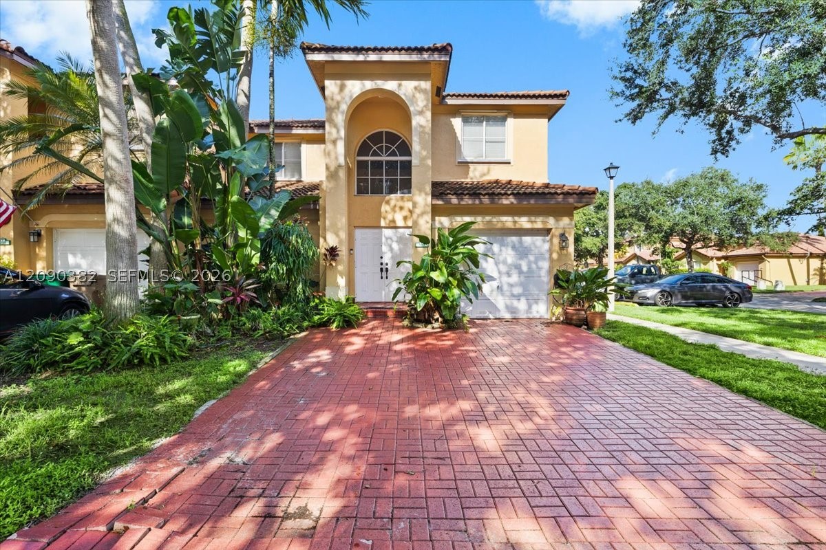 main property photo 0