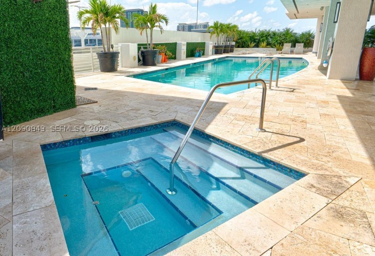 main property photo 16