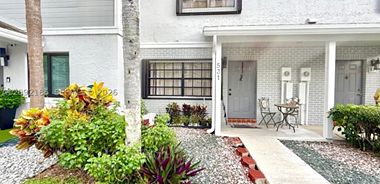 image of property with 2 Bed | 1 Bath | 1,008 Sqft