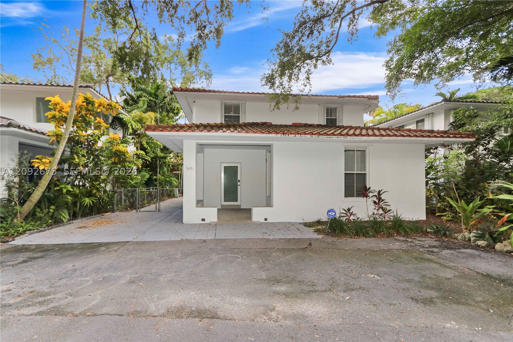 main property photo 0