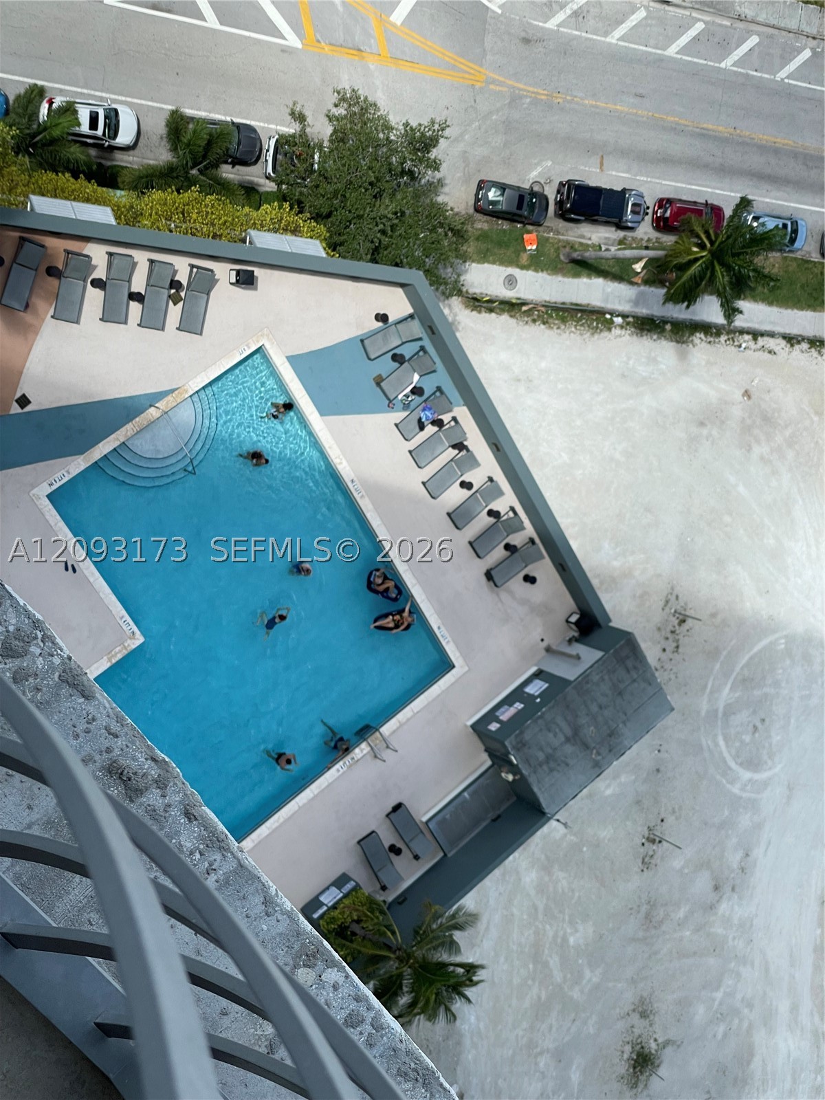 main property photo 31
