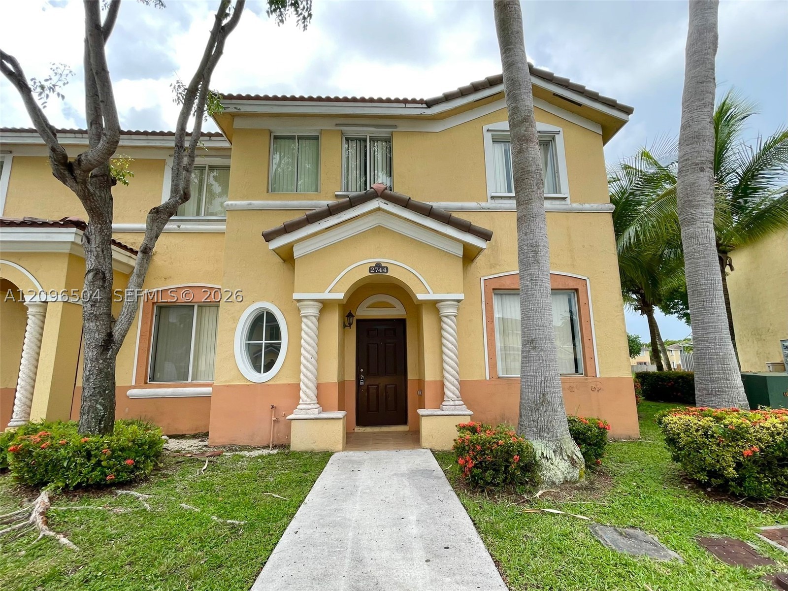 main property photo 0