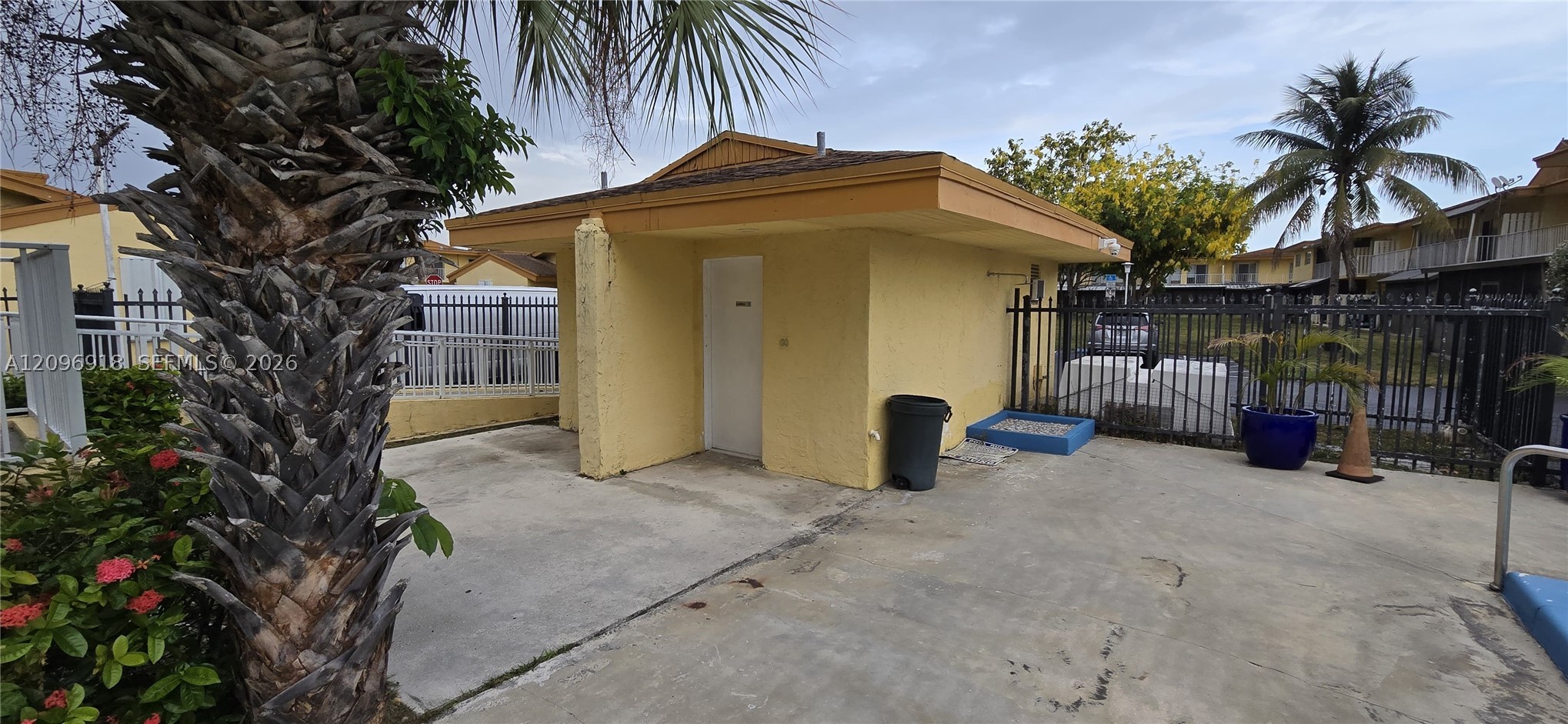 main property photo 30