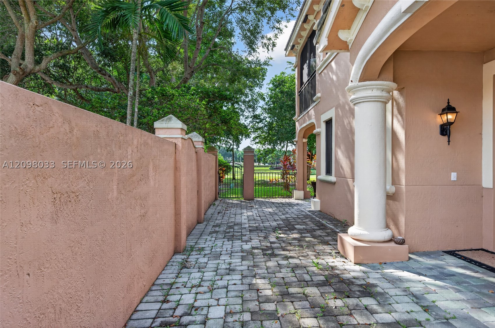 main property photo 11