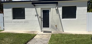 image of property with 3 Bed | 2 Bath | 1,300 Sqft