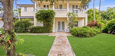 image of property with 6 Bed | 5 Bath | 3,825 Sqft