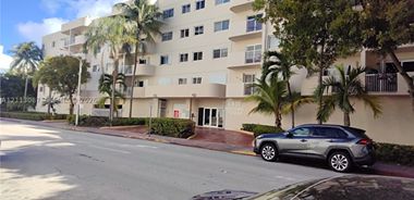 image of property with 1 Bed | 1 Bath | 810 Sqft