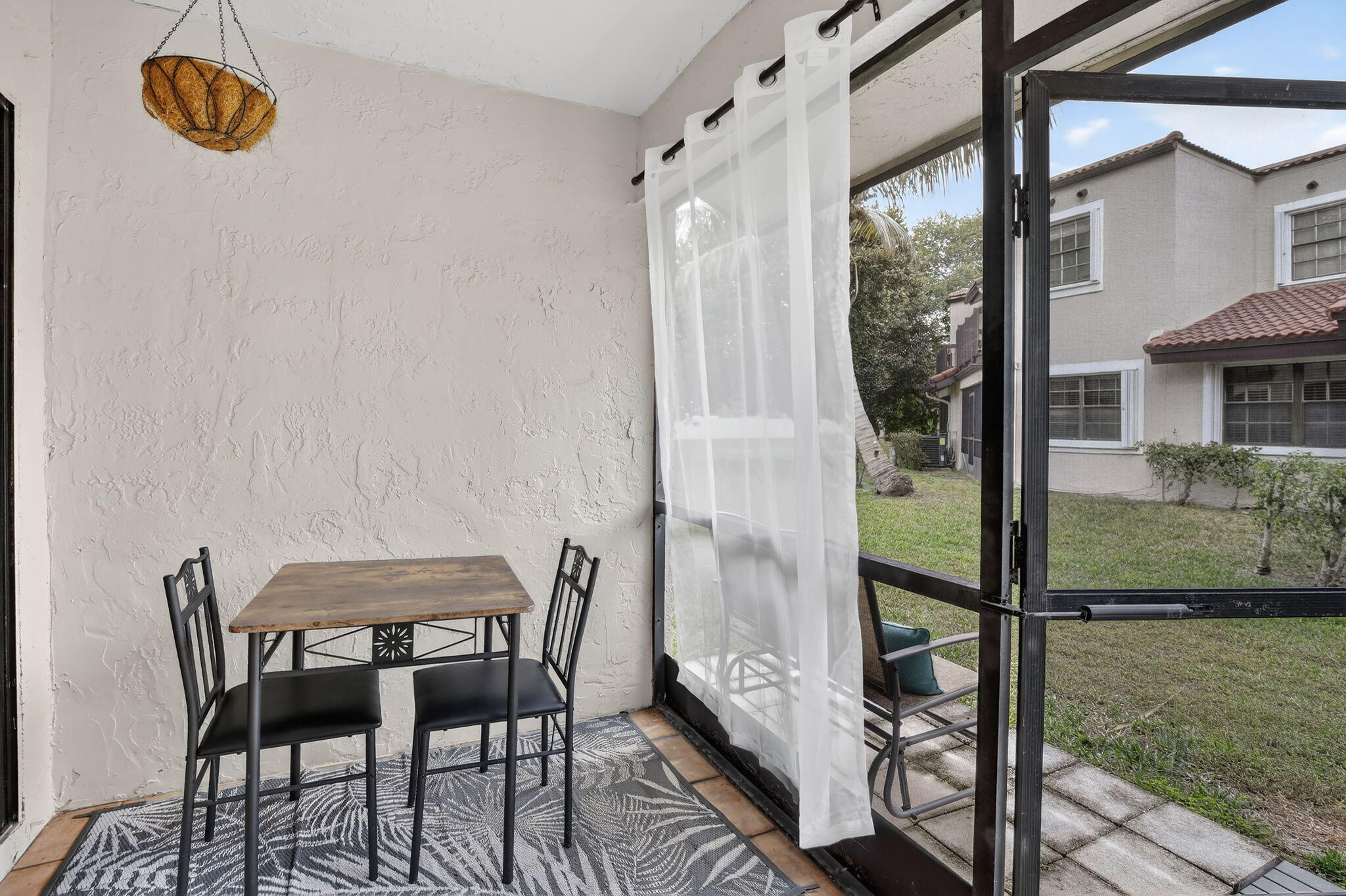 property viewer photo 15