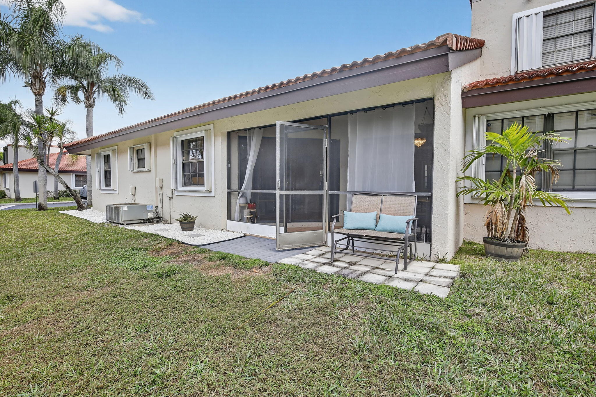 property viewer photo 16