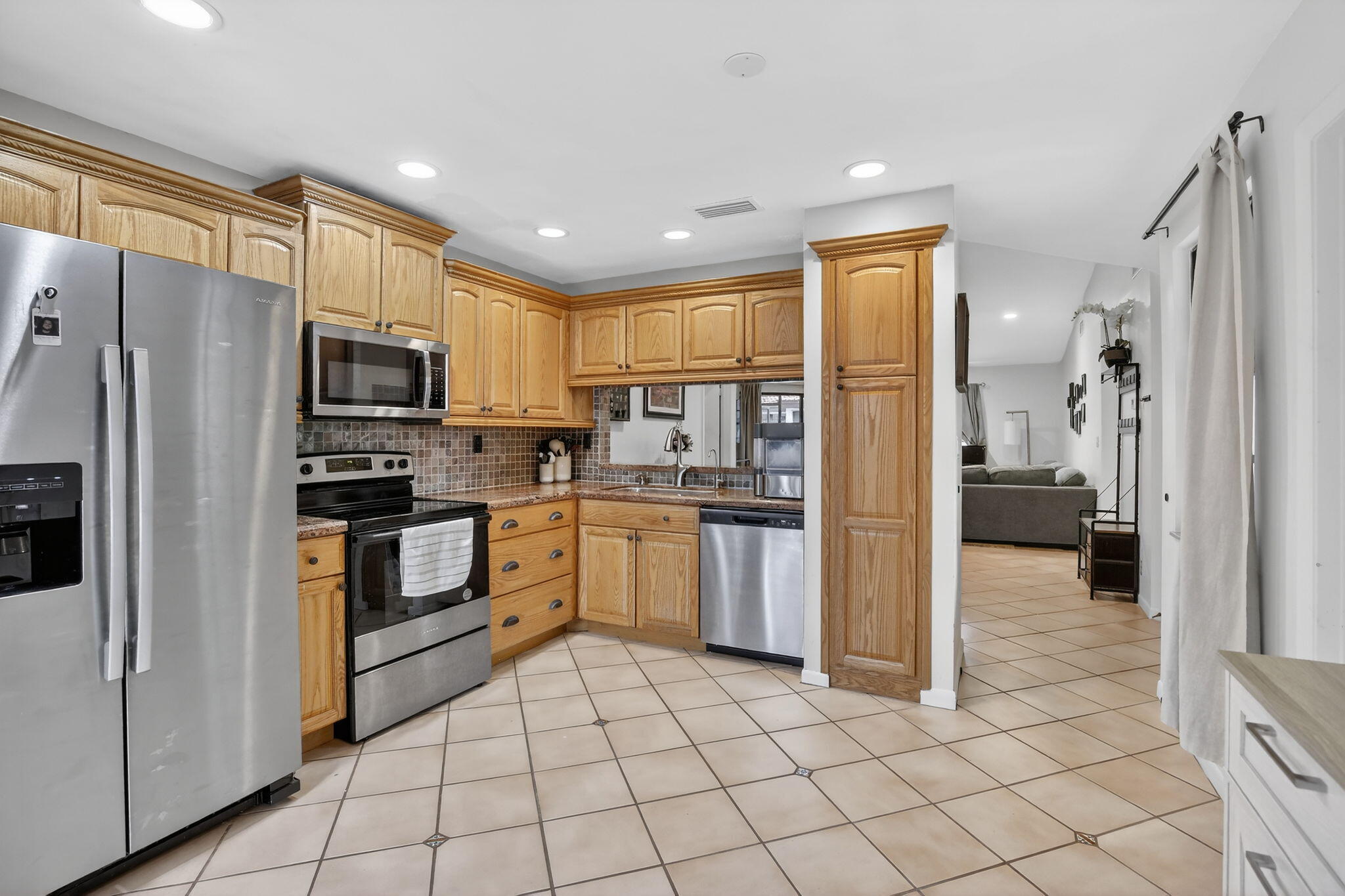 property viewer photo 3