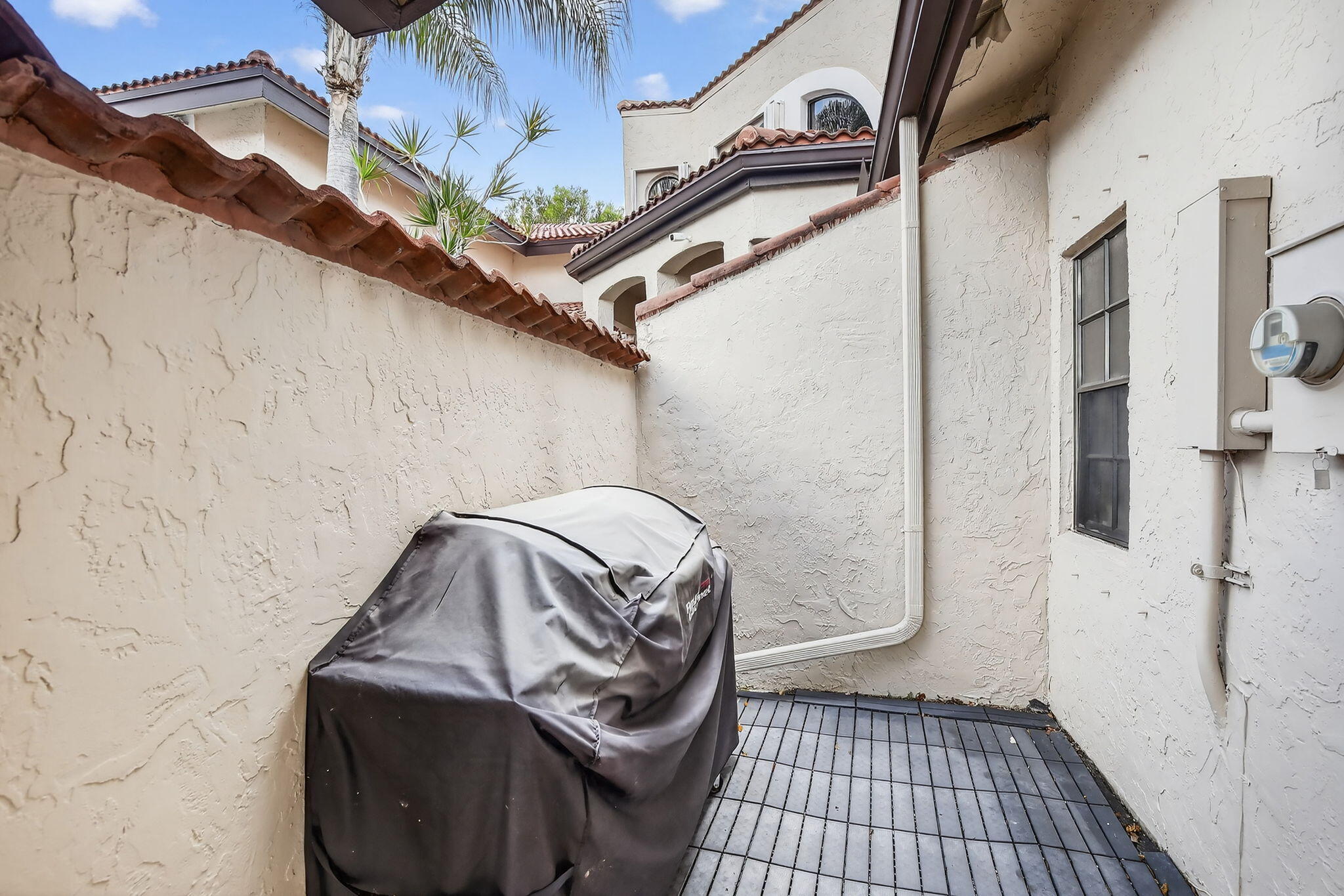 property viewer photo 5