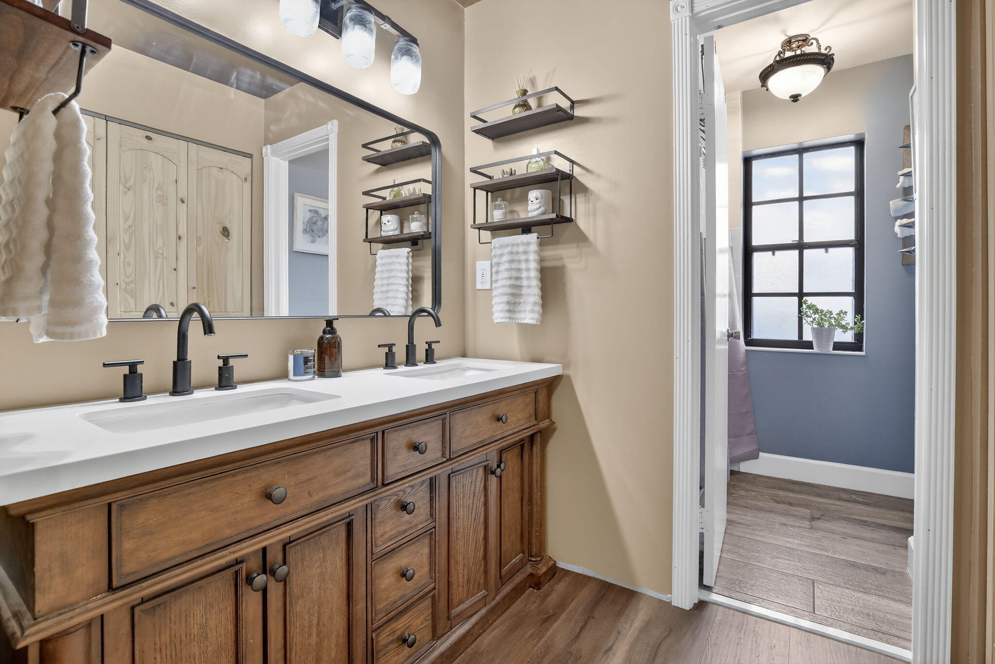 property viewer photo 8