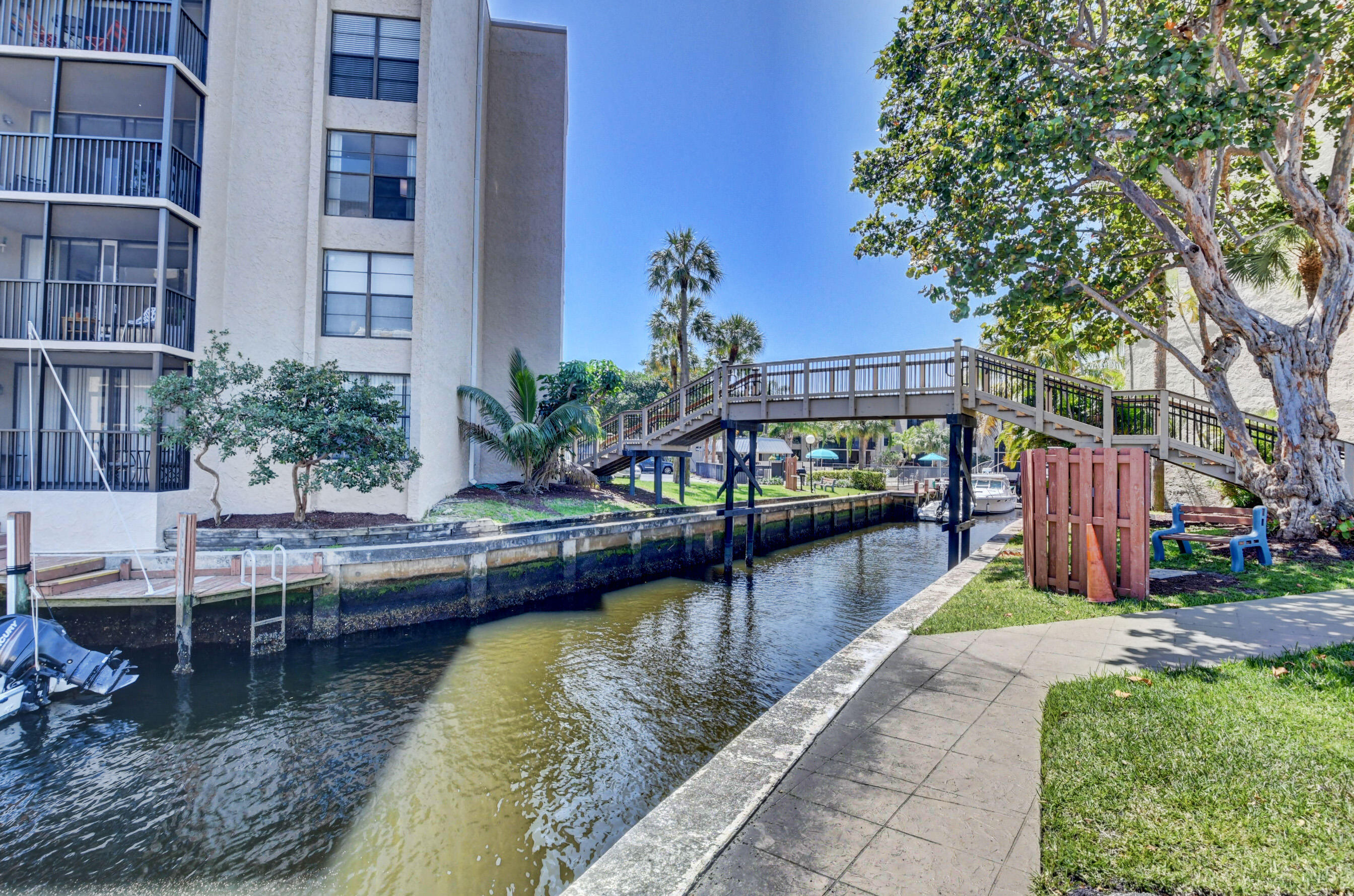 main property photo 50