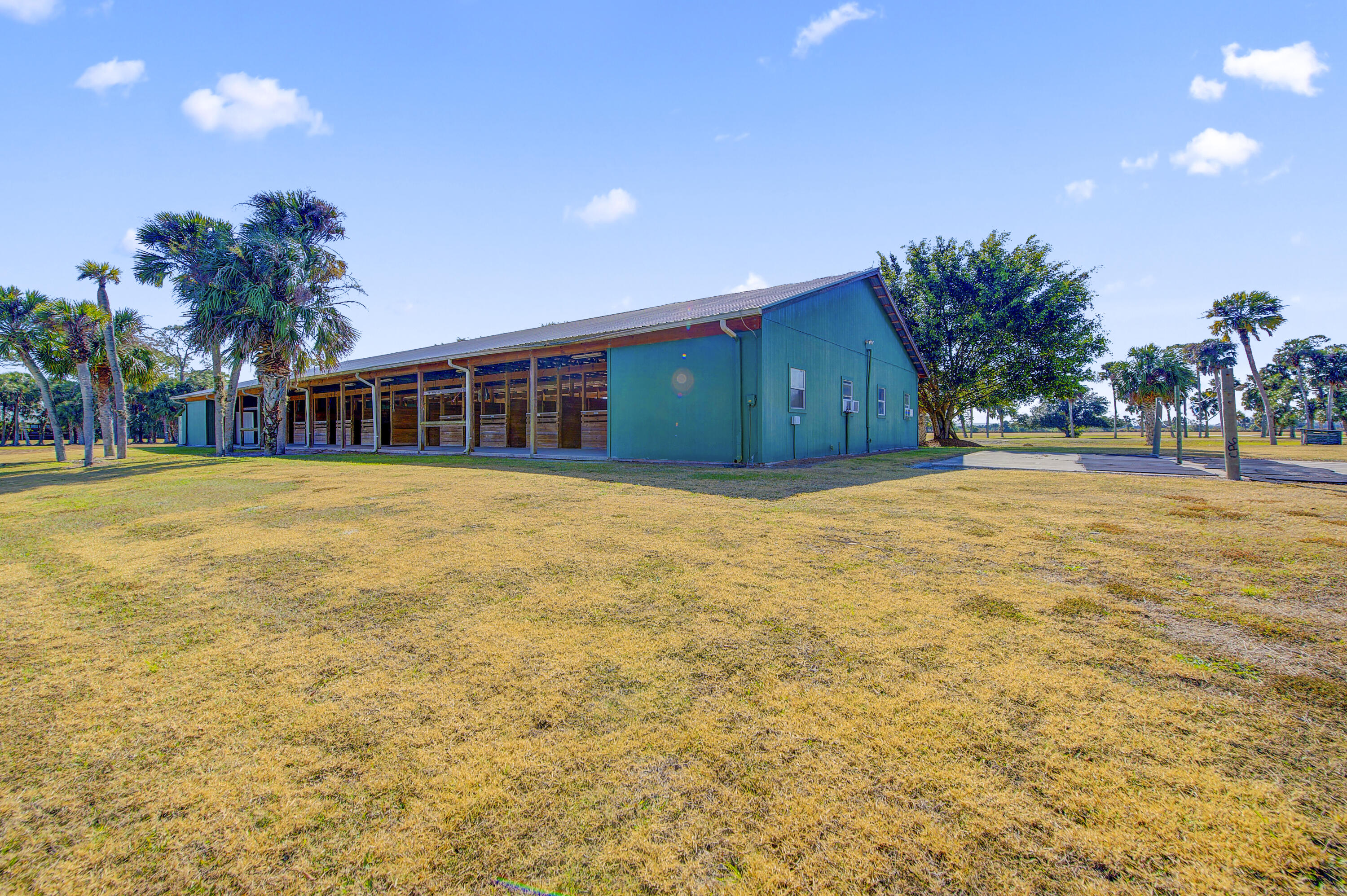 main property photo 28