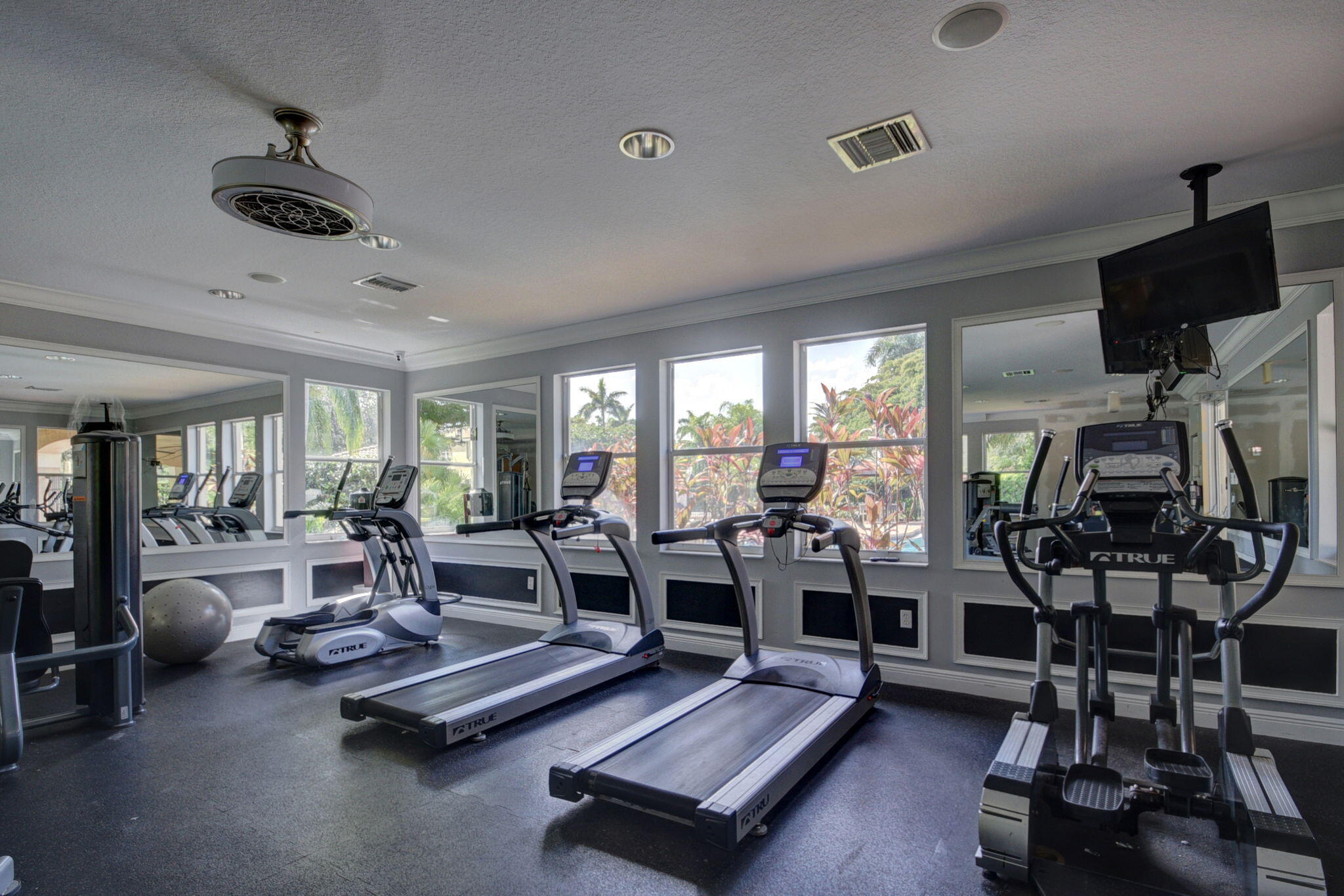 main property photo 80