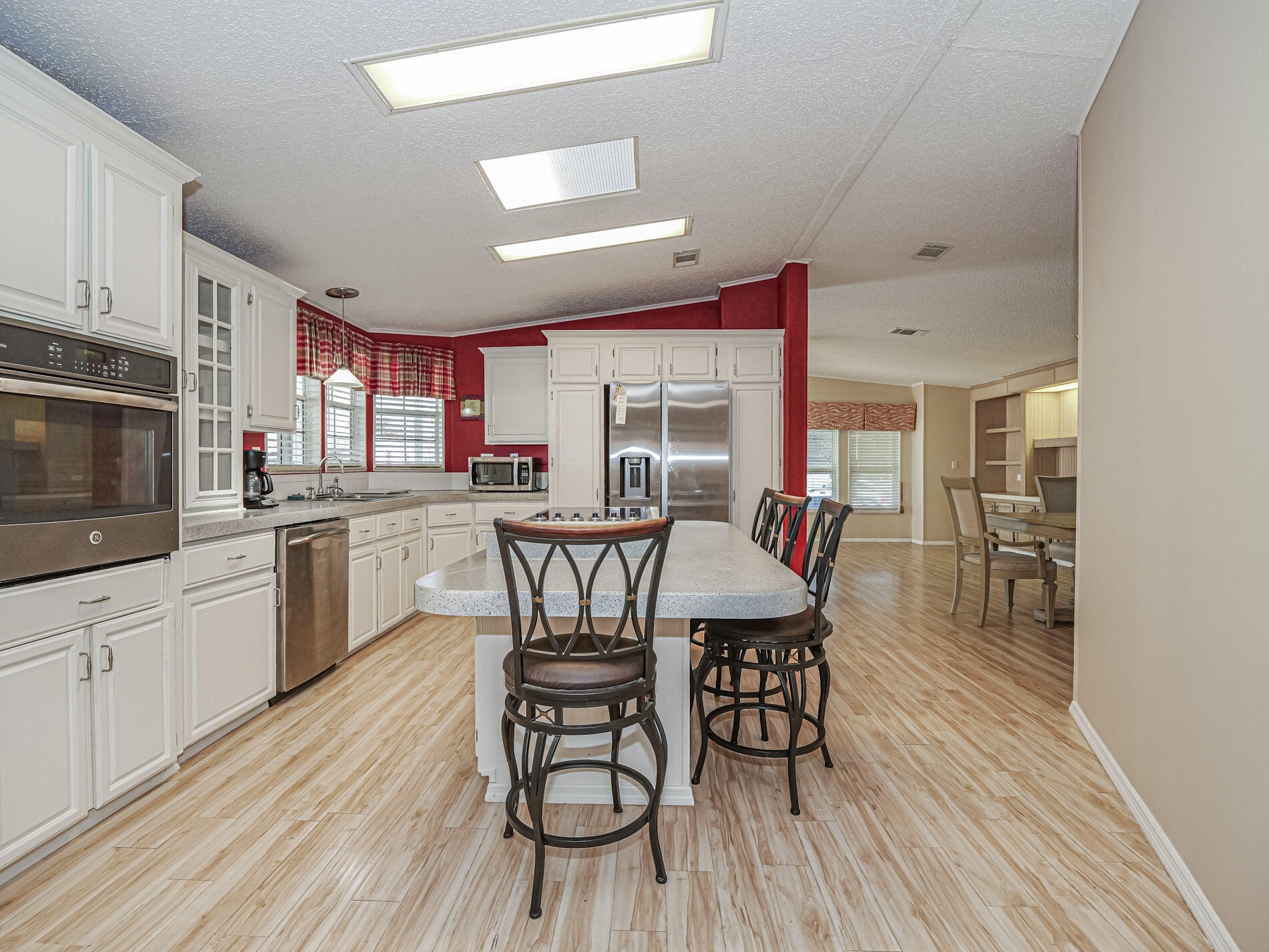main property photo 15