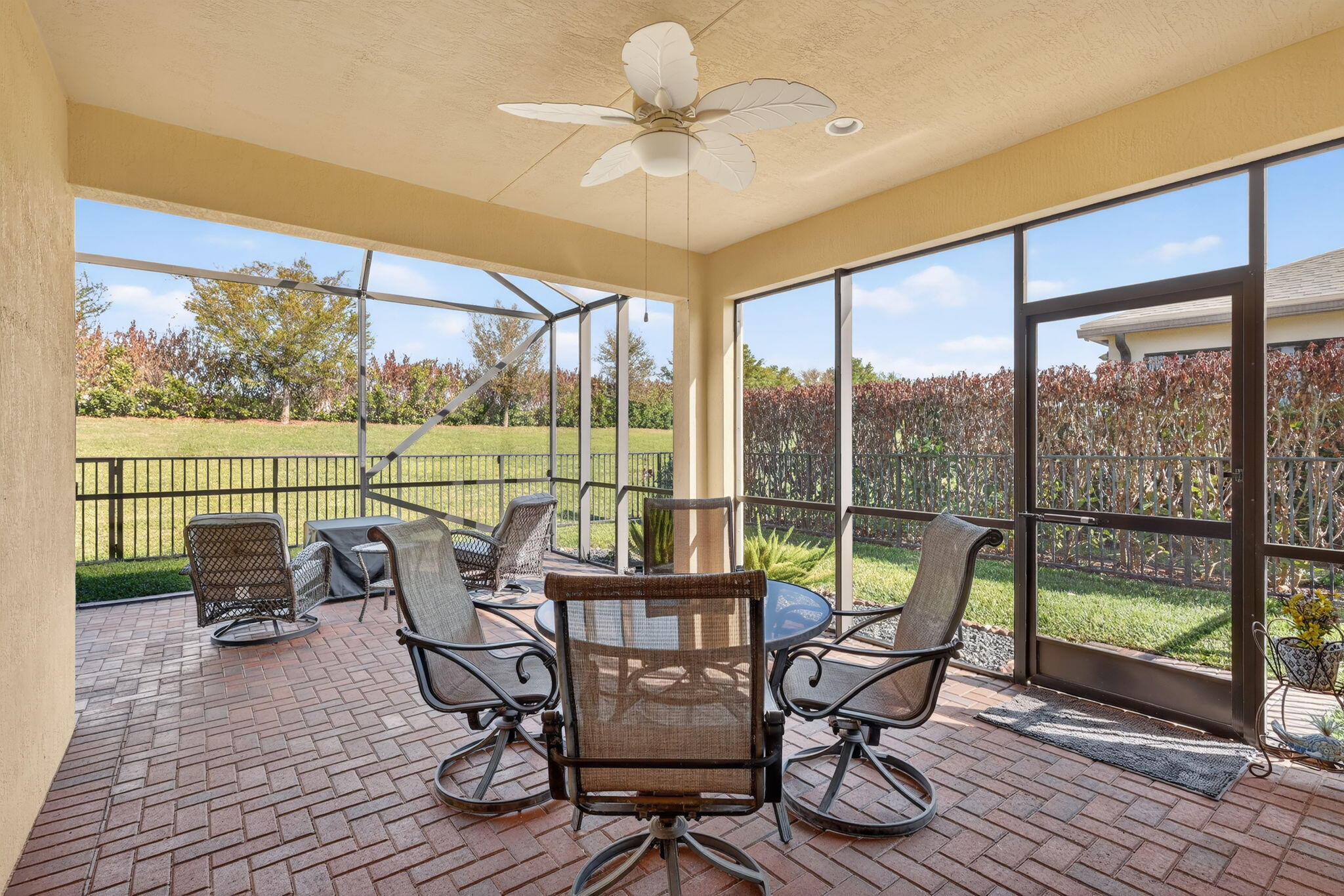 property viewer photo 24