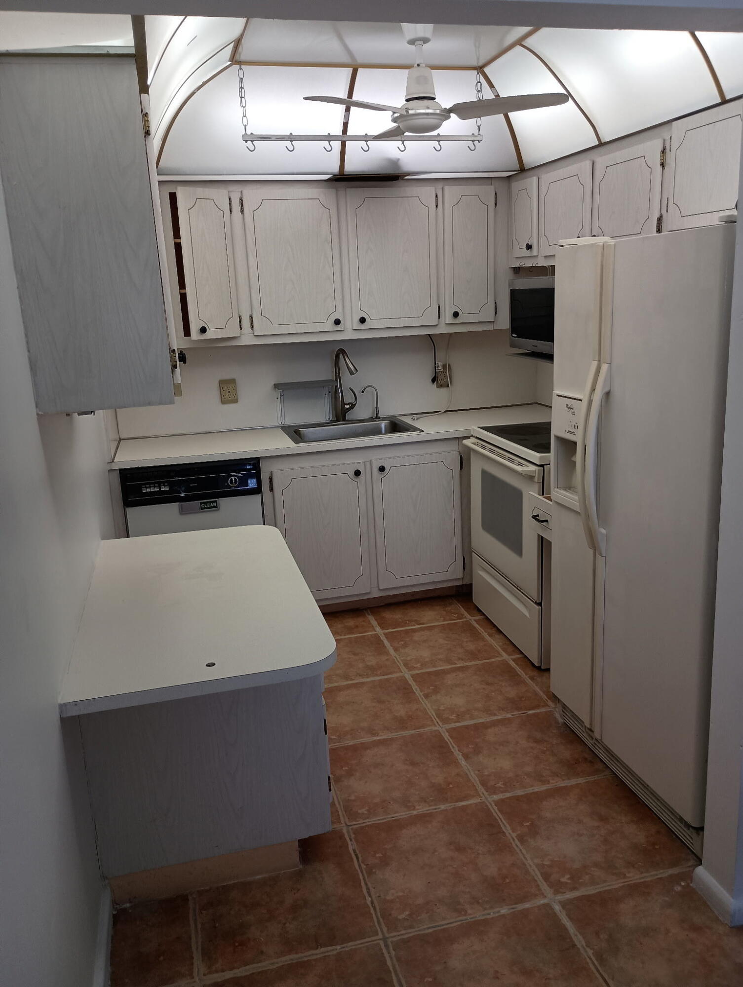 main property photo 10
